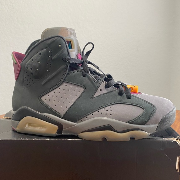 Jordan 6 Retro
Bordeaux - Picture 2 of 6